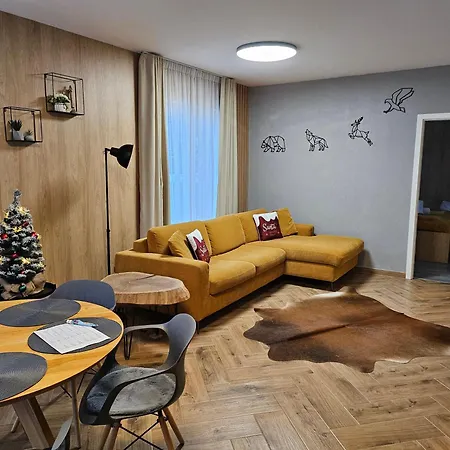 Hillside Y24 Apartman *